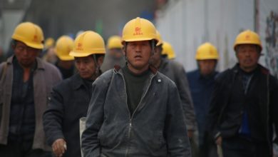 أبل: الموظفون الصينيون يهربون من مصنع آيفون!